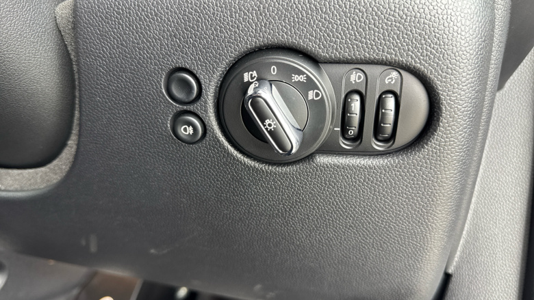 MINI Hatchback 1.5 Cooper Sport 5dr Auto Petrol Hatchback